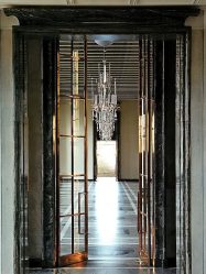 Portas com inserções de vidro: 180+ (foto) opções de plástico, madeira e alumínio (entrada, interior, cupê)