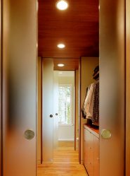 Portas com inserções de vidro: 180+ (foto) opções de plástico, madeira e alumínio (entrada, interior, cupê)