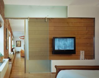 Portas com inserções de vidro: 180+ (foto) opções de plástico, madeira e alumínio (entrada, interior, cupê)