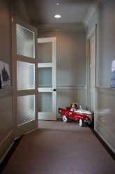 Portas com inserções de vidro: 180+ (foto) opções de plástico, madeira e alumínio (entrada, interior, cupê)