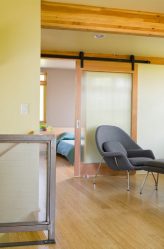 Portas com inserções de vidro: 180+ (foto) opções de plástico, madeira e alumínio (entrada, interior, cupê)