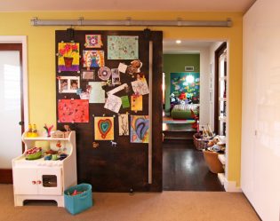 Portas com inserções de vidro: 180+ (foto) opções de plástico, madeira e alumínio (entrada, interior, cupê)