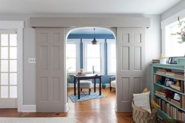 Portas com inserções de vidro: 180+ (foto) opções de plástico, madeira e alumínio (entrada, interior, cupê)