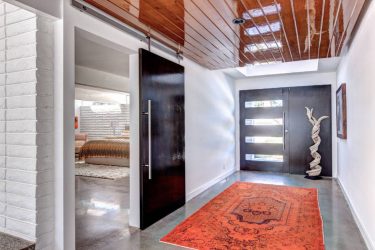 Portas com inserções de vidro: 180+ (foto) opções de plástico, madeira e alumínio (entrada, interior, cupê)