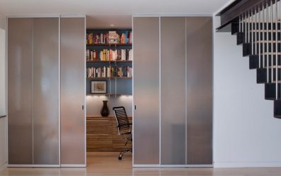 Portas com inserções de vidro: 180+ (foto) opções de plástico, madeira e alumínio (entrada, interior, cupê)