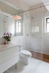 Portas com inserções de vidro: 180+ (foto) opções de plástico, madeira e alumínio (entrada, interior, cupê)