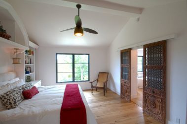 Portas com inserções de vidro: 180+ (foto) opções de plástico, madeira e alumínio (entrada, interior, cupê)