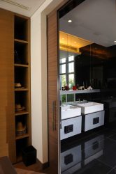 Portas com inserções de vidro: 180+ (foto) opções de plástico, madeira e alumínio (entrada, interior, cupê)