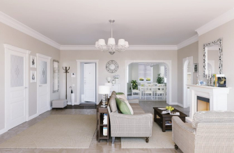 Doors with glass inserts: 180+ (Photo) plastic, wooden and aluminum options (entrance, interior, coupe)