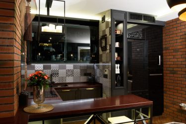 Fazemos o interior em preto: Cortinas / Papel de Parede / Teto (185 + Foto). Acento brilhante de seu design