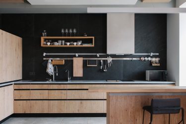 Fazemos o interior em preto: Cortinas / Papel de Parede / Teto (185 + Foto). Acento brilhante de seu design