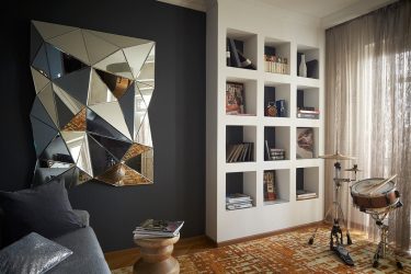 Fazemos o interior em preto: Cortinas / Papel de Parede / Teto (185 + Foto). Acento brilhante de seu design
