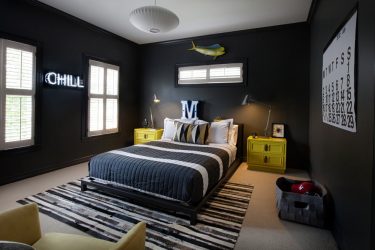 Fazemos o interior em preto: Cortinas / Papel de Parede / Teto (185 + Foto). Acento brilhante de seu design