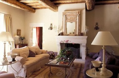 O interior da sala de estar no estilo da Provence - o charme da França em sua casa (mais de 170 fotos)