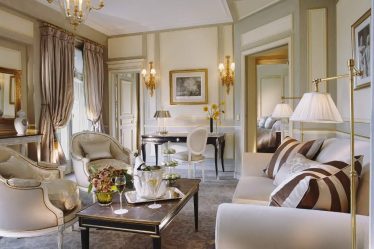 O interior da sala de estar no estilo da Provence - o charme da França em sua casa (mais de 170 fotos)