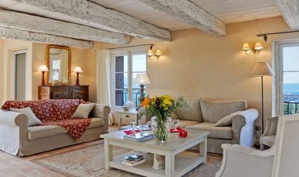 O interior da sala de estar no estilo da Provence - o charme da França em sua casa (mais de 170 fotos)