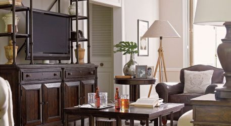 O interior da sala de estar no estilo da Provence - o charme da França em sua casa (mais de 170 fotos)
