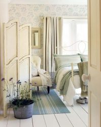 O interior da sala de estar no estilo da Provence - o charme da França em sua casa (mais de 170 fotos)