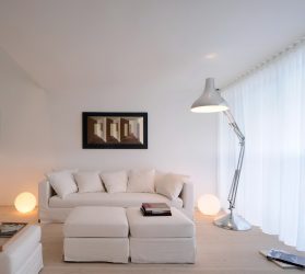 O design da sala de estar na cor da neve branca - criando obras-primas de elite 135+ Fotos de soluções de estilo real no interior