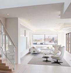 O design da sala de estar na cor da neve branca - criando obras-primas de elite 135+ Fotos de soluções de estilo real no interior