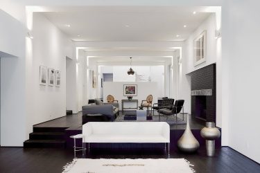 O design da sala de estar na cor da neve branca - criando obras-primas de elite 135+ Fotos de soluções de estilo real no interior