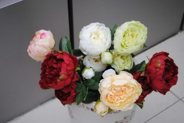 Flores artificiais para interiores de casa: Beleza por muitos anos (bouquets, composições, ekibany)