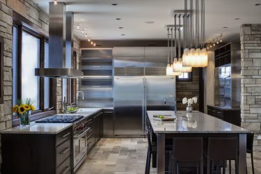 Pedra decorativa na cozinha - 130 opções de design para belos desenhos
