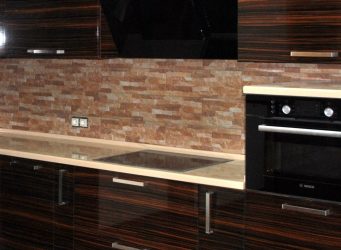 Pedra decorativa na cozinha - 130 opções de design para belos desenhos