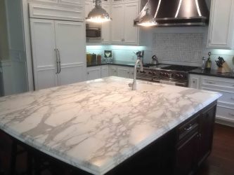 Pedra decorativa na cozinha - 130 opções de design para belos desenhos