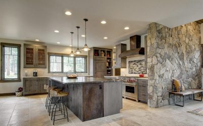 Pedra decorativa na cozinha - 130 opções de design para belos desenhos
