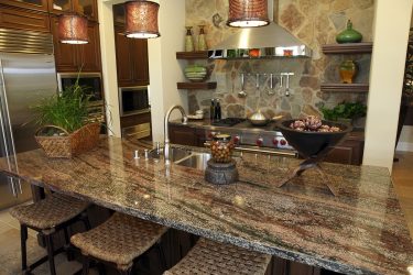 Pedra decorativa na cozinha - 130 opções de design para belos desenhos
