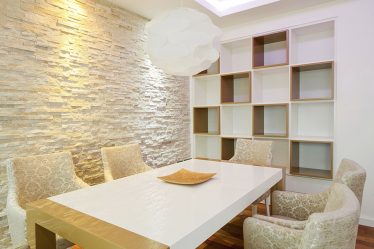 Pedra decorativa na cozinha - 130 opções de design para belos desenhos