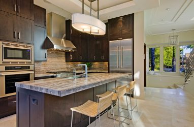 Pedra decorativa na cozinha - 130 opções de design para belos desenhos