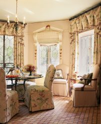 Estilo simples e multifacetado no interior de uma casa de campo. Mais de 200 fotos de design natural e simplicidade