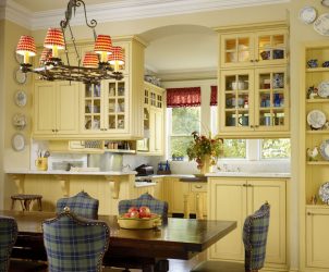 Estilo simples e multifacetado no interior de uma casa de campo. Mais de 200 fotos de design natural e simplicidade