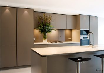 Como pendurar as fotos certas no interior da cozinha - 205+ (Foto) Idéias elegantes e bonitas