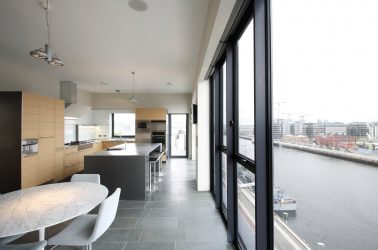 Como pendurar as fotos certas no interior da cozinha - 205+ (Foto) Idéias elegantes e bonitas