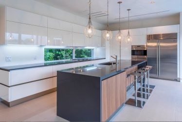 Como pendurar as fotos certas no interior da cozinha - 205+ (Foto) Idéias elegantes e bonitas