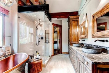 Cesto de roupa na casa de banho: 145+ (foto) construído, vime, canto