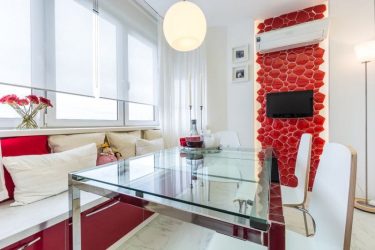 A magia da cor que afeta nossa percepção do interior: Design de uma cozinha vermelha em cores brilhantes (mais de 115 fotos)