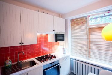 A magia da cor que afeta nossa percepção do interior: Design de uma cozinha vermelha em cores brilhantes (mais de 115 fotos)