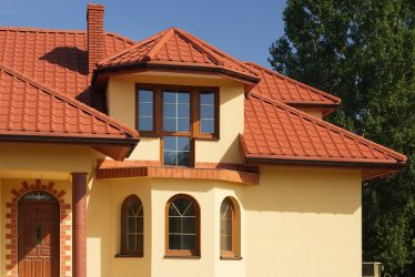 Quais são os telhados das casas? Material, pintura, isolamento - trabalho em tecnologia por fases