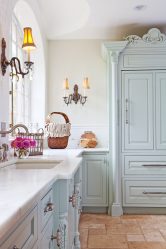 การออกแบบห้องครัวที่สวยงามในสไตล์โปรวองซ์: 240+ ภาพถ่ายของการออกแบบที่ทันสมัย ​​(ผนัง, เพดาน, ผ้าม่าน)