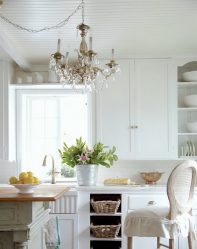 การออกแบบห้องครัวที่สวยงามในสไตล์โปรวองซ์: 240+ ภาพถ่ายของการออกแบบที่ทันสมัย ​​(ผนัง, เพดาน, ผ้าม่าน)