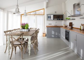 การออกแบบห้องครัวที่สวยงามในสไตล์โปรวองซ์: 240+ ภาพถ่ายของการออกแบบที่ทันสมัย ​​(ผนัง, เพดาน, ผ้าม่าน)