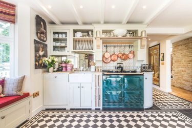 การออกแบบห้องครัวที่สวยงามในสไตล์โปรวองซ์: 240+ ภาพถ่ายของการออกแบบที่ทันสมัย ​​(ผนัง, เพดาน, ผ้าม่าน)