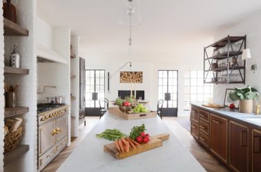 การออกแบบห้องครัวที่สวยงามในสไตล์โปรวองซ์: 240+ ภาพถ่ายของการออกแบบที่ทันสมัย ​​(ผนัง, เพดาน, ผ้าม่าน)
