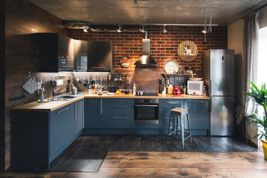 Interior da cozinha com um nicho: Nós decoramos o espaço da cozinha corretamente (na parede, sob a janela, no canto)