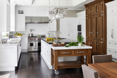 Interior da cozinha com um nicho: Nós decoramos o espaço da cozinha corretamente (na parede, sob a janela, no canto)
