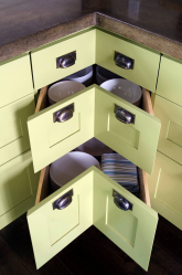 Interior da cozinha com um nicho: Nós decoramos o espaço da cozinha corretamente (na parede, sob a janela, no canto)